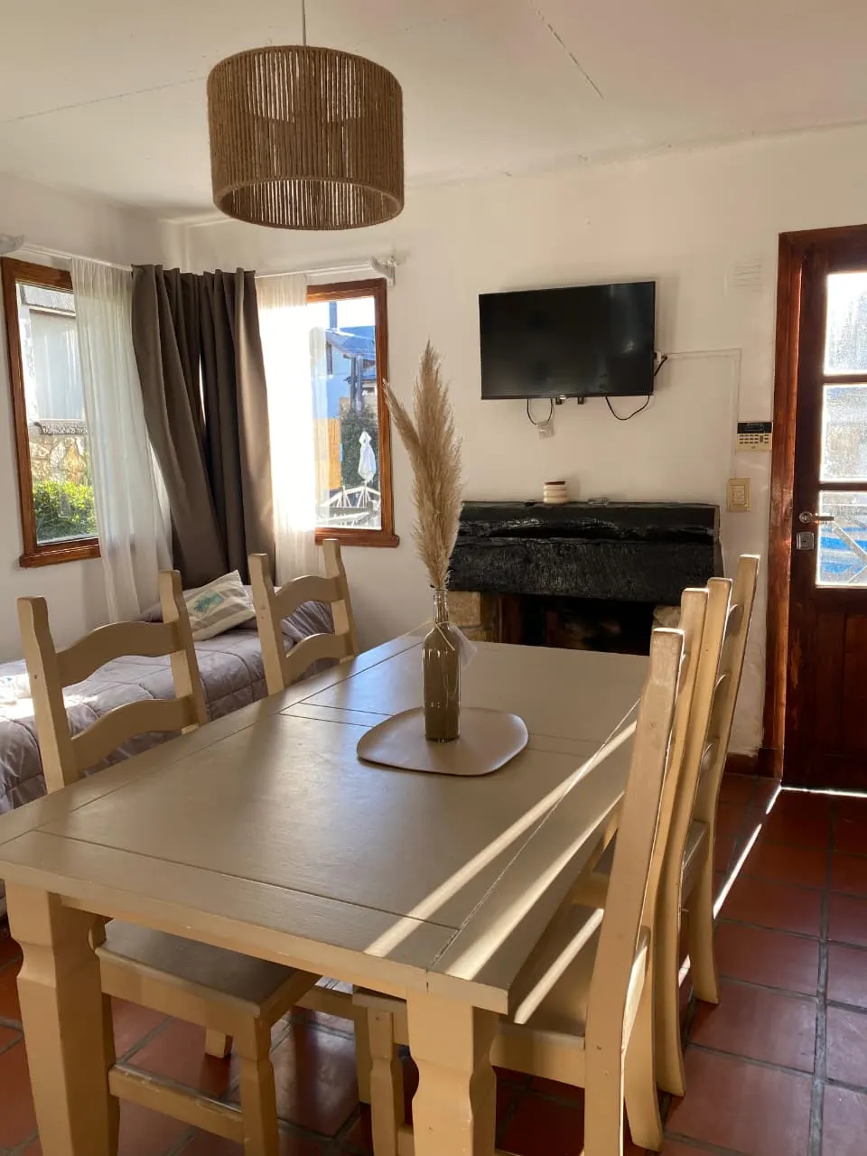 Estar con hogar a leños de la Cabaña de Mar en Mar de las Pampas
